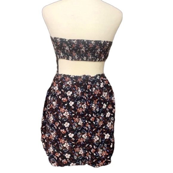 Ivy & Main Black Floral Smocked Strapless Top Open Cut Out Back Mini Dress - Picture 4 of 7